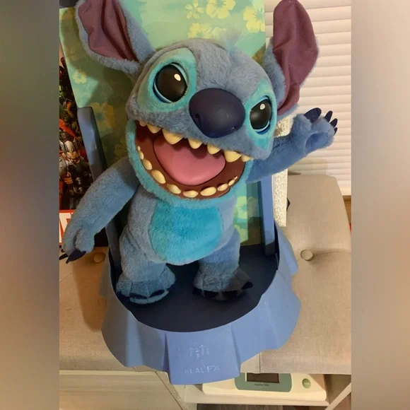 WOW! Stuff Disney LILO & Stitch Puppetronic Puppet by RealFX Like New RARE HTF - Picture 2 of 16